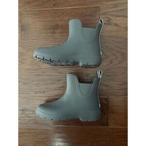 Totes Rubber Gray Ankle Boots size 7
